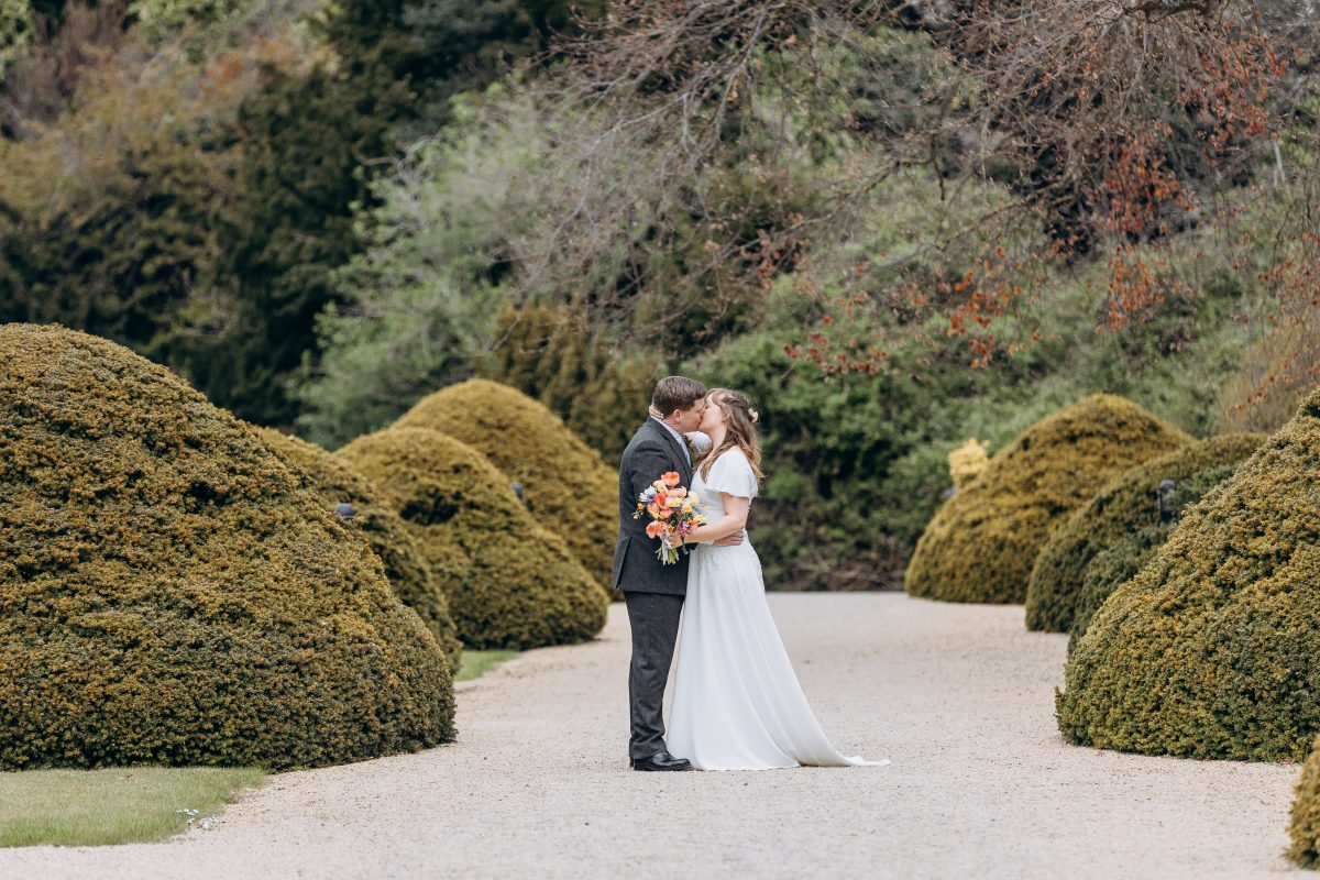 Abbie & Fergal at Manor by the Lake